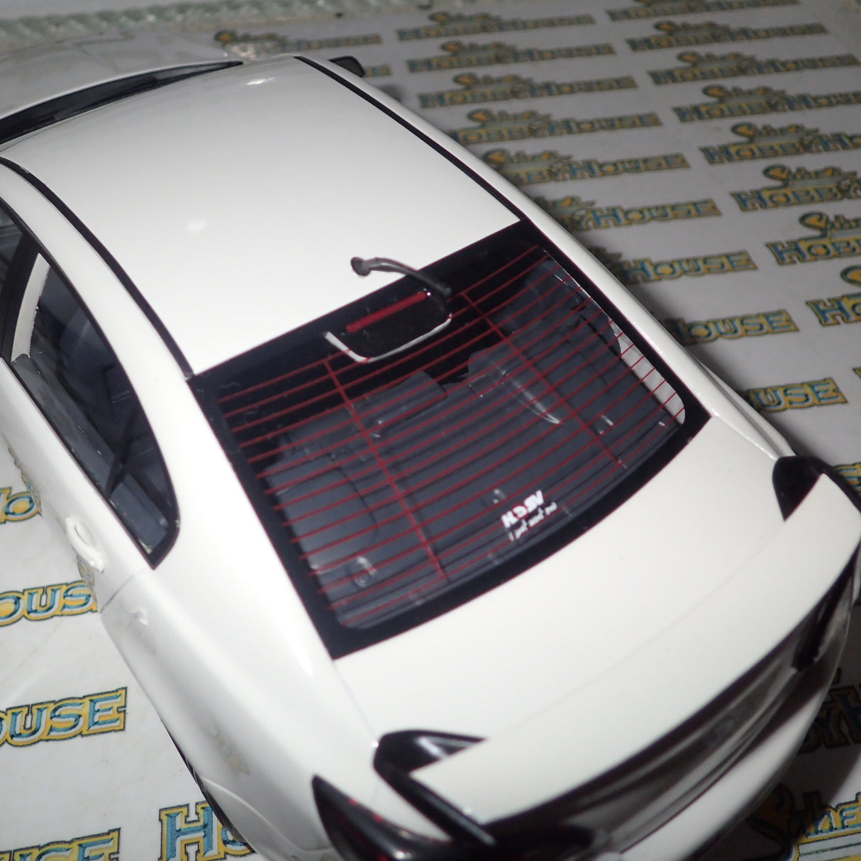 Apex Replicas - 1/18 Scale - #AR81501 Gen-F GTS 2014 in Heron White Scale Model Replica