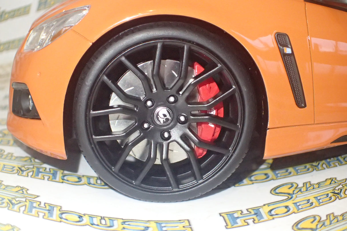 Apex Replicas AR81802 - 1/18 Scale Gen-F Maloo R8 2014 in Fantale Orange Scale Model Replica