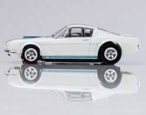AFX 22068 – 1965 Shelby Mustang GT350 Wht/Blu