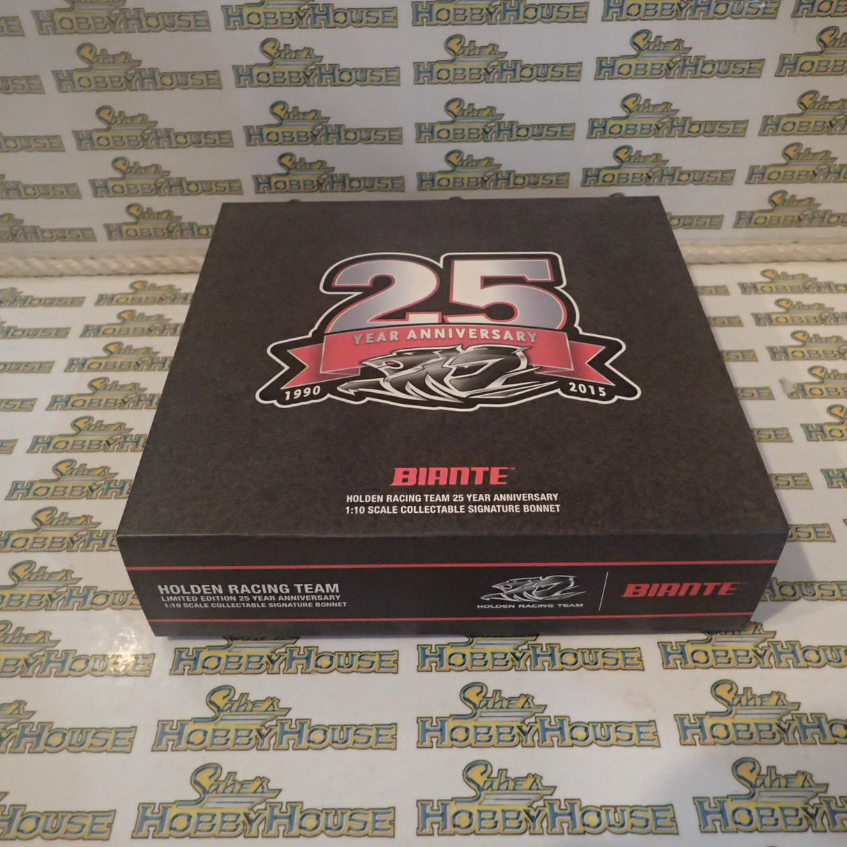 BIANTE B10406B 1/10 Scale Holden Racing Team 25 Year Anniversary 1990-2015 Signature Bonnet