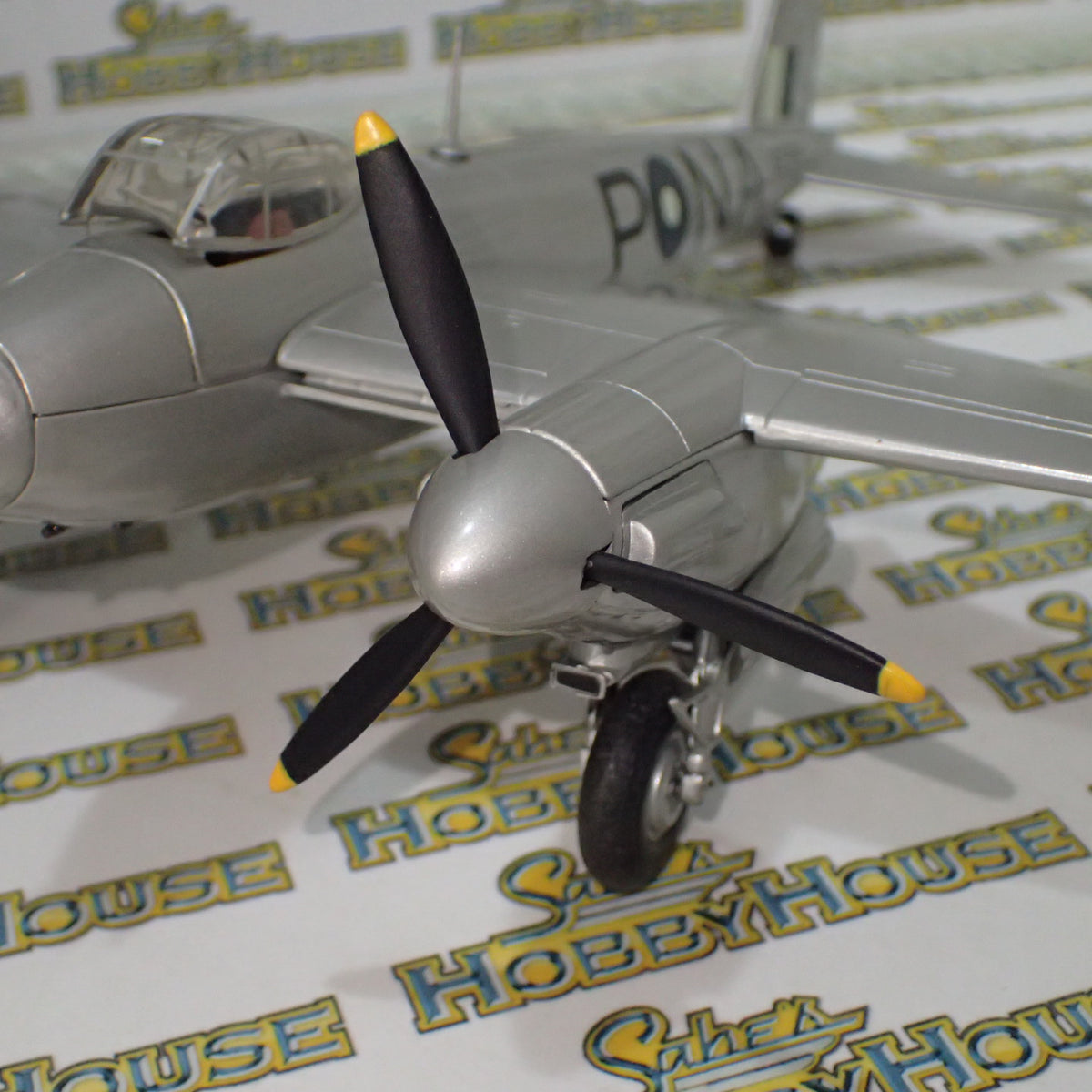 Franklin Mint Armour Collection B11E112 - 1/48 Mosquito Diecast Model Aircraft