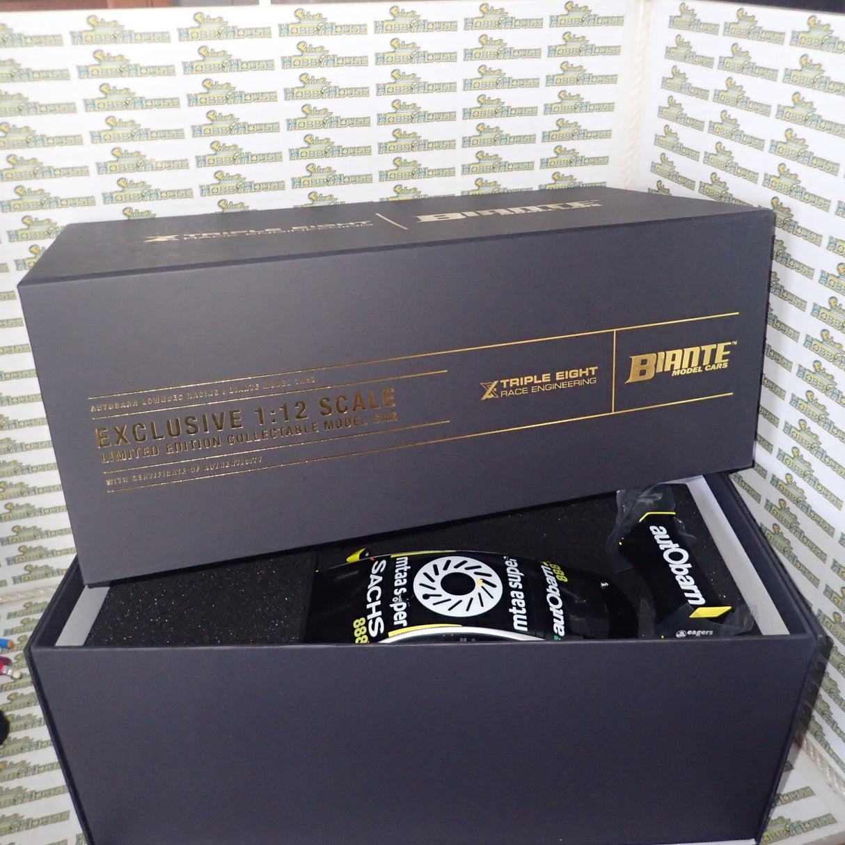 Biante B12H18D - 1/12 Scale Holden ZB Commodore Autobarn Lowndes Racing Model Car Scale Model Replica