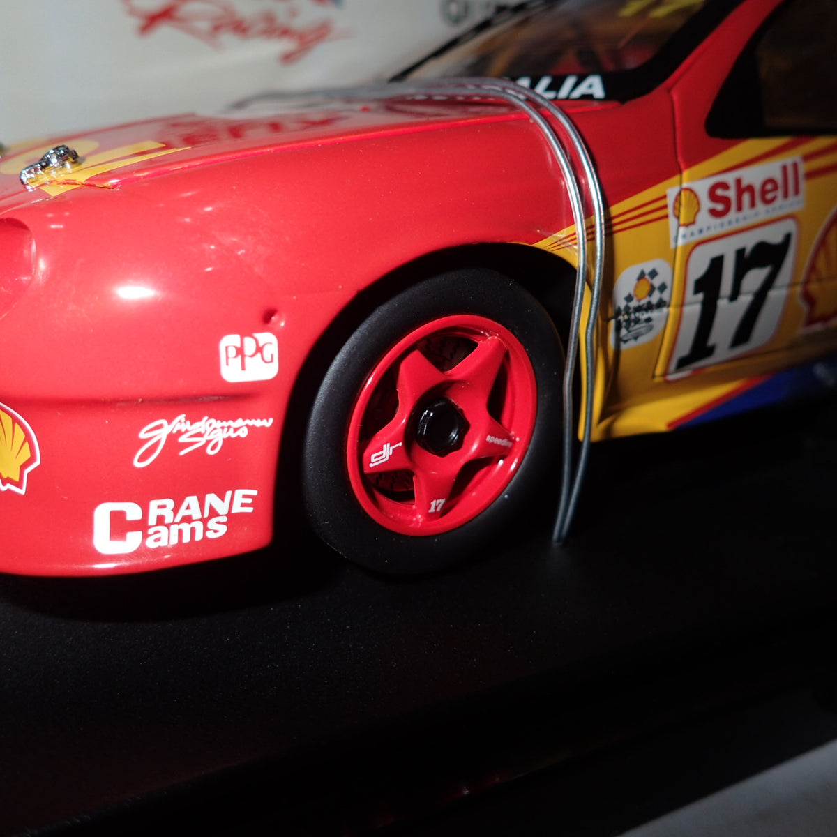 Biante B180101K - 1/18 Scale 2000 #17 DJR Shell Helix Ford AU Falcon QLD 500 Johnson/Johnson