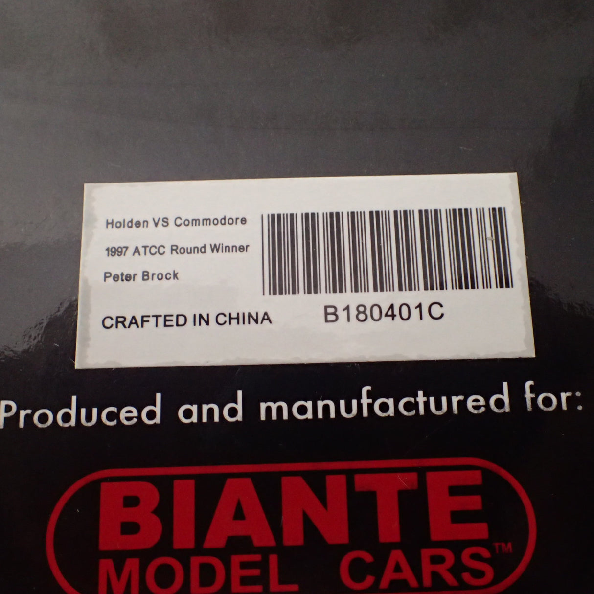 Biante - B180401C 1/18 Scale - The Peter Brock Collection - Holden Racing Team Round 8 Winner Holden VS Commodore - 1997 ATCC #05 Peter Brock Diecast Scale Model Replica