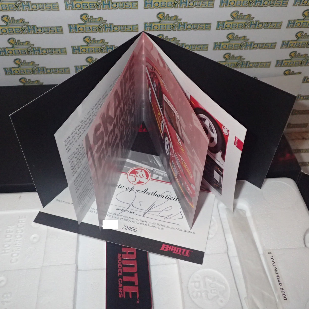 Biante B180401D - 1/18 Scale Holden VR Commodore #1 Skaife/Richards 1995 Tooheys 1000 Diecast Scale Model Replica