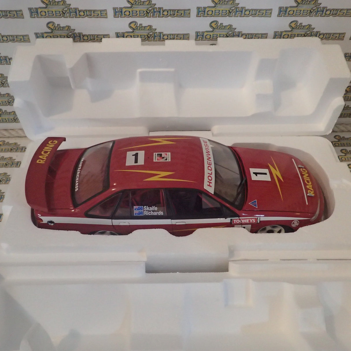 Biante B180401D - 1/18 Scale Holden VR Commodore #1 Skaife/Richards 1995 Tooheys 1000 Diecast Scale Model Replica