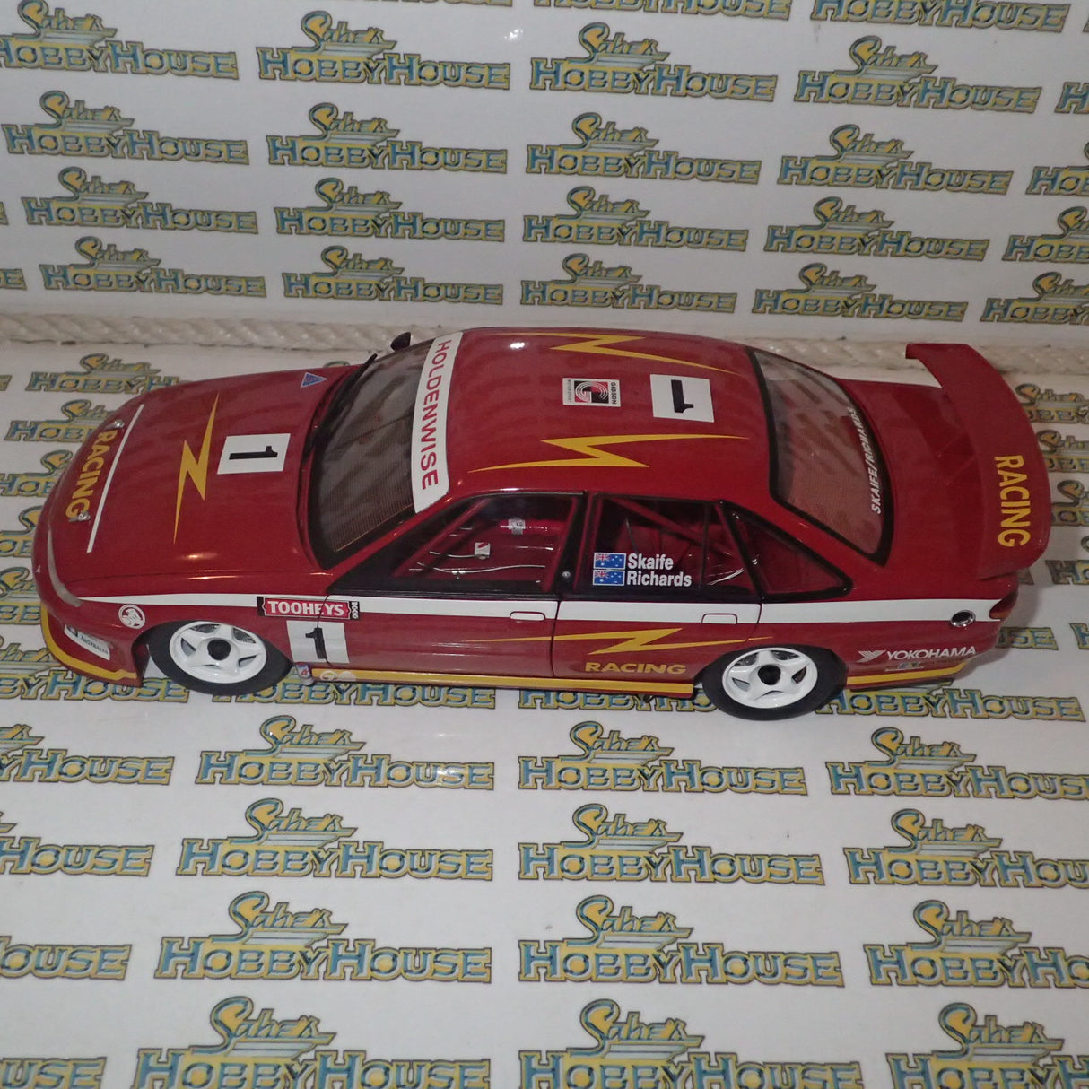 Biante B180401D - 1/18 Scale Holden VR Commodore #1 Skaife/Richards 1995 Tooheys 1000 Diecast Scale Model Replica