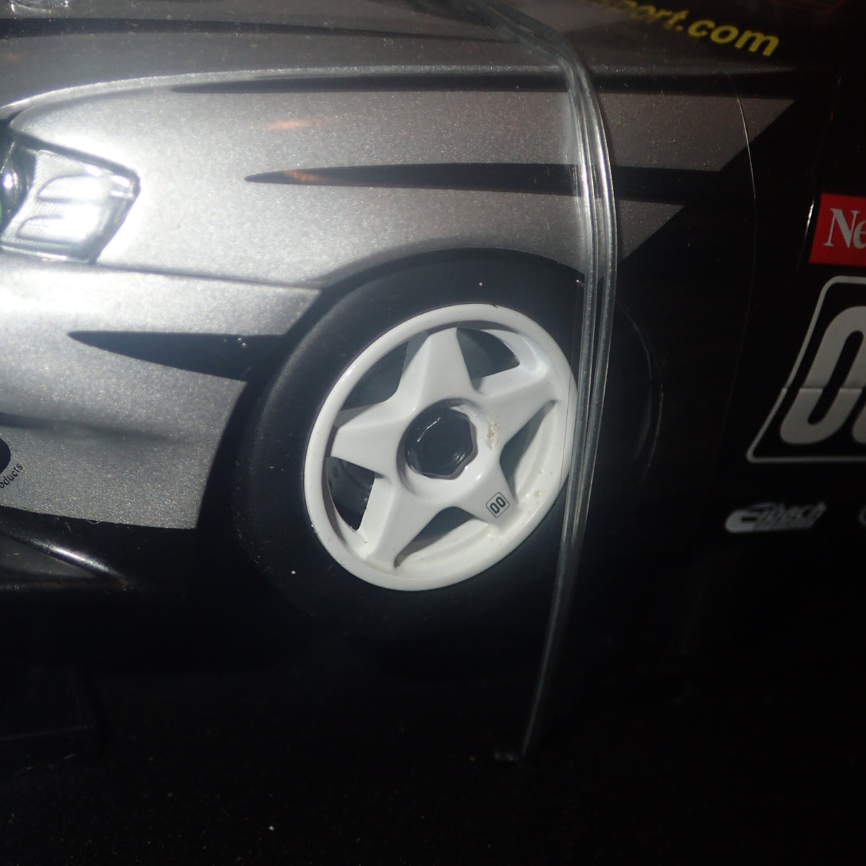 Biante B180702G - 1/18 Scale 2003 00 Motorsport BA Falcon Driven by Greg Ritter Die-cast Model Replica