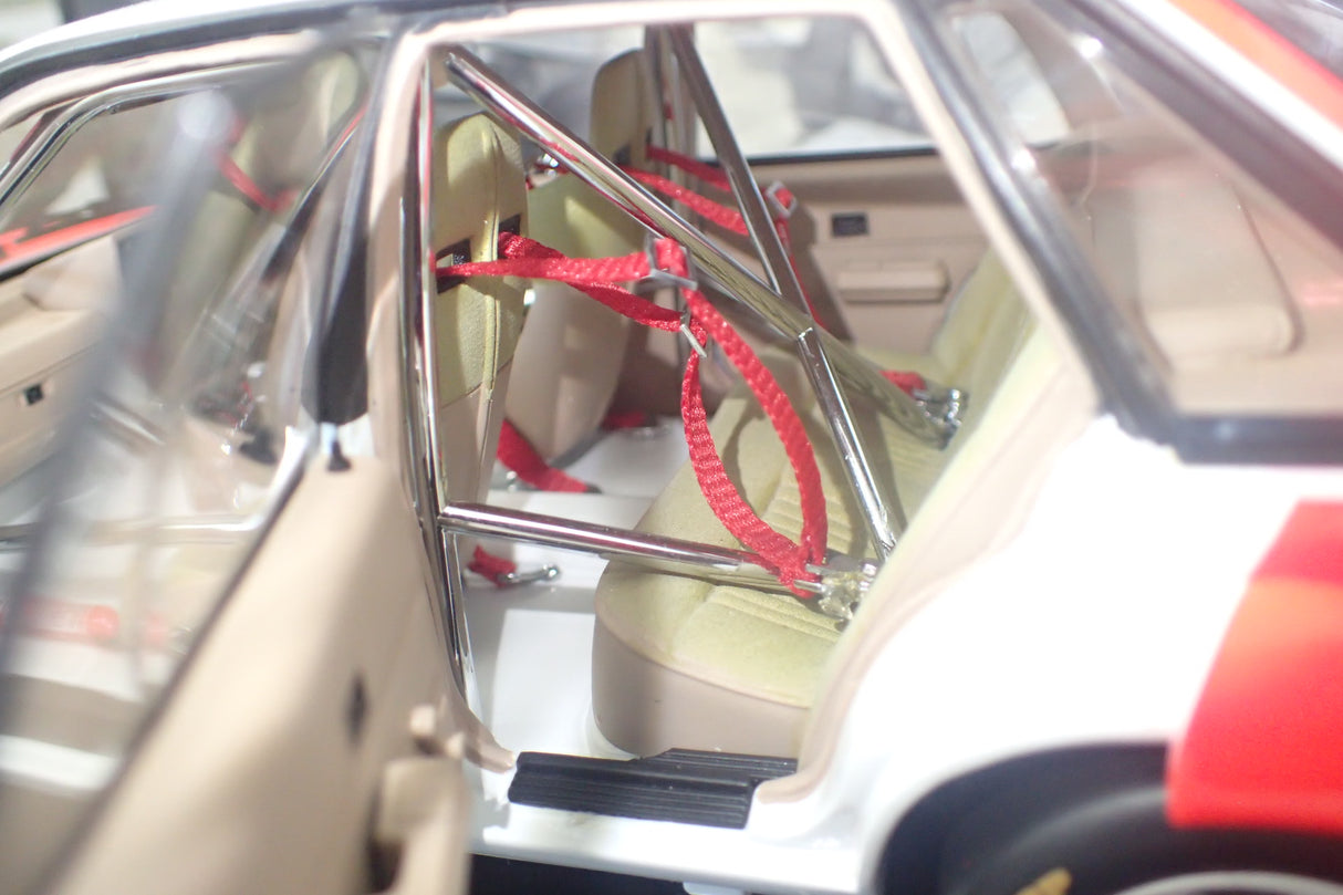 Biante B182704E 1/18 Holden VK Harvey / Parsons #25 Bathurst Runner-up 1984