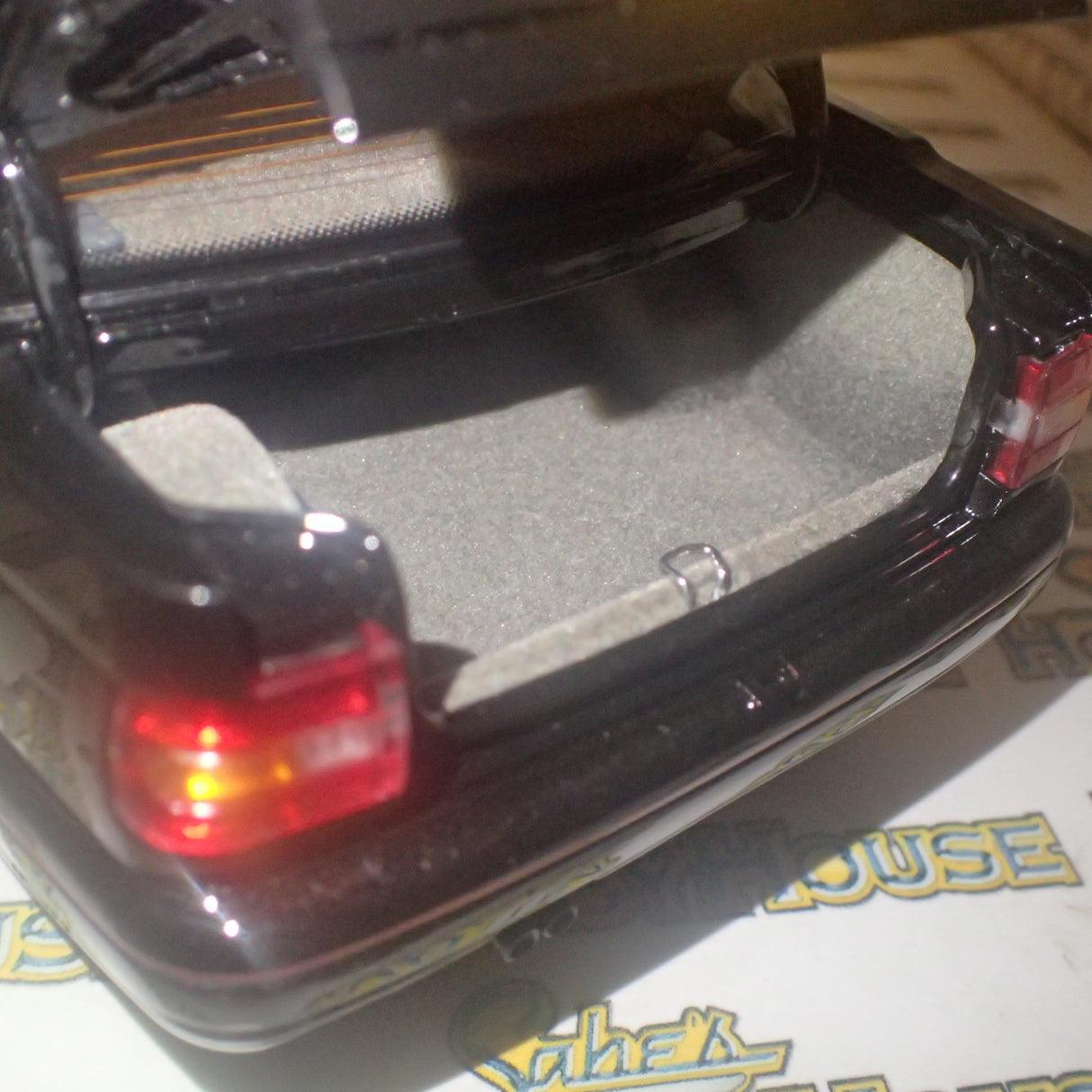 Biante B182706D - Diecast 1/18 Scale Holden VN Commodore SS Group A 1991 Tooheys 1000 Special Edition Twinset