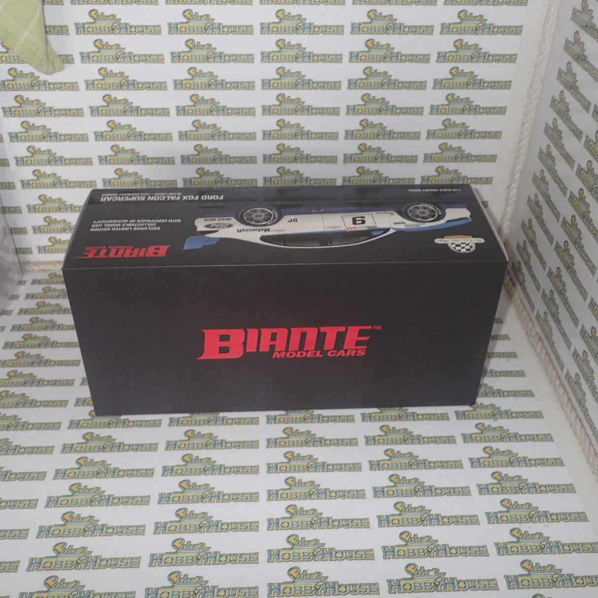 Biante B18F18C - 1/18 Scale Ford FGX Falcon Supercar 1973 Bathurst Winner Retro Livery Diecast Scale Model Replica