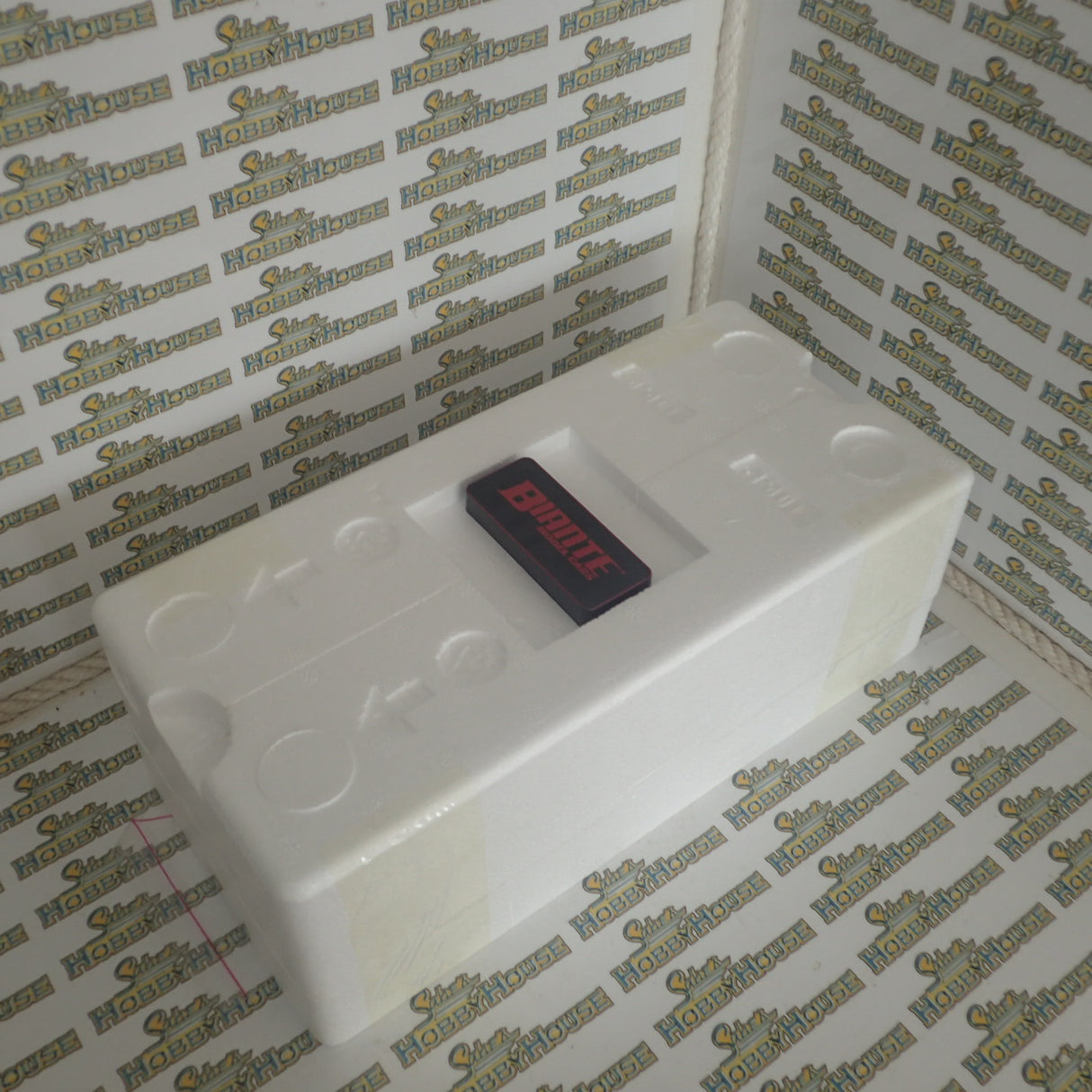 Biante B18F18C - 1/18 Scale Ford FGX Falcon Supercar 1973 Bathurst Winner Retro Livery Diecast Scale Model Replica