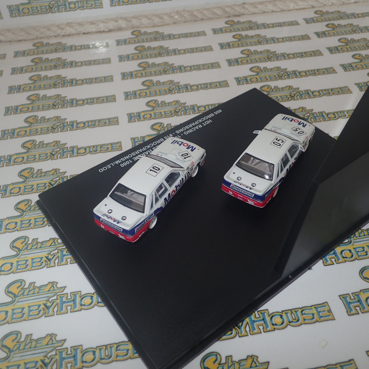 Biante B642703D - 1/64 1987 James Hardie 1000 Holden VL Commodore SS Grp A Twin Set Scale Model Replica