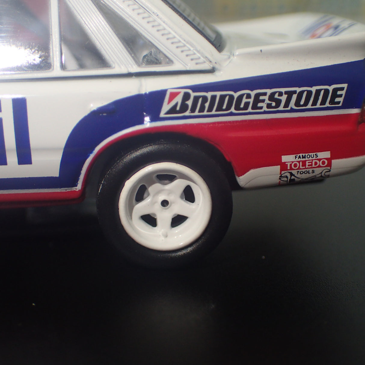 Biante B642703D - 1/64 1987 James Hardie 1000 Holden VL Commodore SS Grp A Twin Set Scale Model Replica