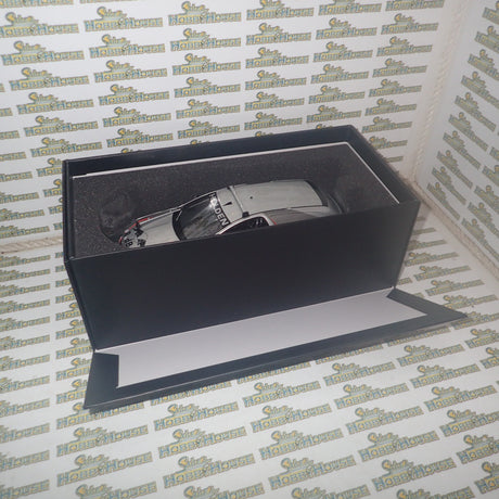 BIANTE BR18601A - 1:18 Triple Eight Project Sandman Tribute Edition Model Car