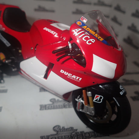 IXO BRB003 - 1/12 SCALE Ducati Desmosedici GP6 Sete Gibernau, 2003