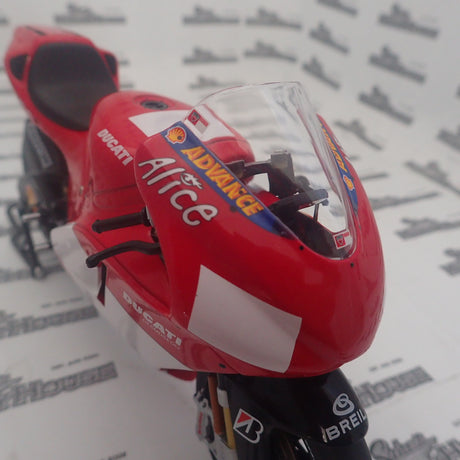IXO BRB003 - 1/12 SCALE Ducati Desmosedici GP6 Sete Gibernau, 2003
