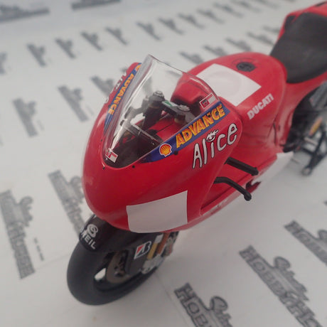 IXO BRB003 - 1/12 SCALE Ducati Desmosedici GP6 Sete Gibernau, 2003