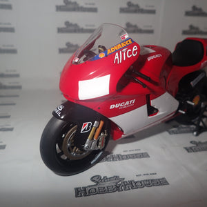 IXO BRB003 - 1/12 SCALE Ducati Desmosedici GP6 Sete Gibernau, 2003