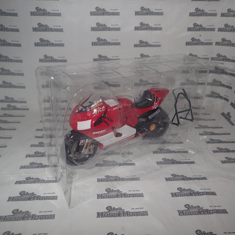 IXO BRB003 - 1/12 SCALE Ducati Desmosedici GP6 Sete Gibernau, 2003