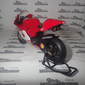 IXO BRB003 - 1/12 SCALE Ducati Desmosedici GP6 Sete Gibernau, 2003