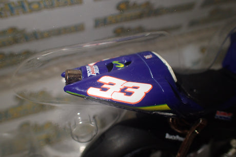 IXO BRB008 1/12 SCALE HONDA RC211V MARCO MELANDRI 2005