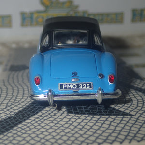BIZARRE BZ380 - 1/43 MGA TWIN CAM SOFT ROOF 1958 BLUE 