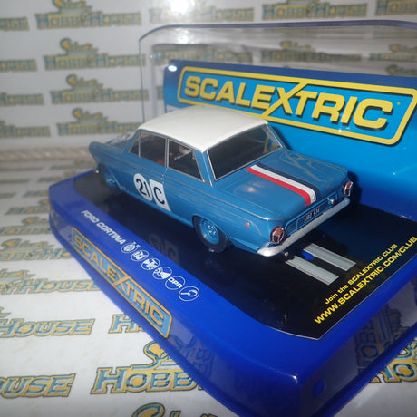 Scalextric C3670 - 1/32 Scale Ford Cortina GT 1964 Bathurst Ian & Leo Geoghegan Slot Car