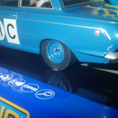 Scalextric C3670 - 1/32 Scale Ford Cortina GT 1964 Bathurst Ian & Leo Geoghegan Slot Car