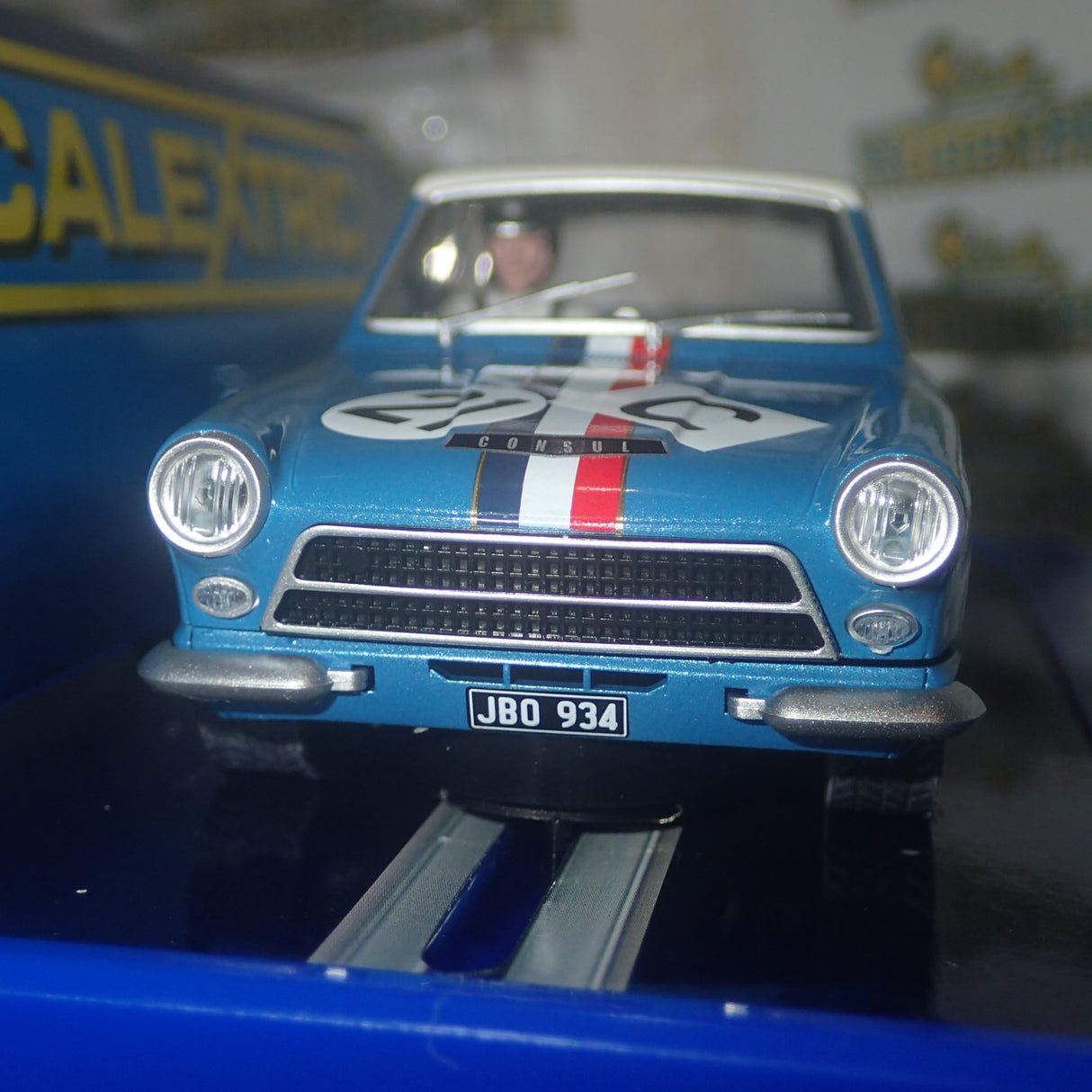 Scalextric C3670 - 1/32 Scale Ford Cortina GT 1964 Bathurst Ian & Leo Geoghegan Slot Car