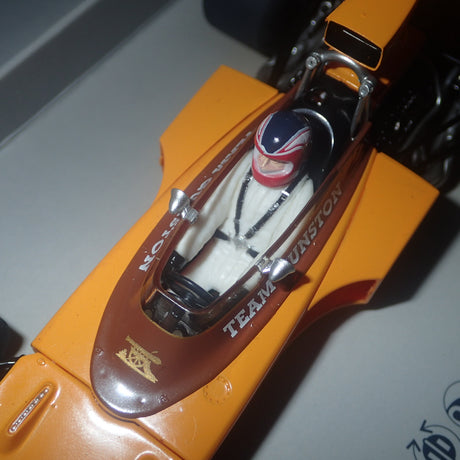 Scalextric C3833A - 1/32 Scale - Legends - Lotus 72 Gunston 1974, Ian Scheckter - Limited Edition Slot Car