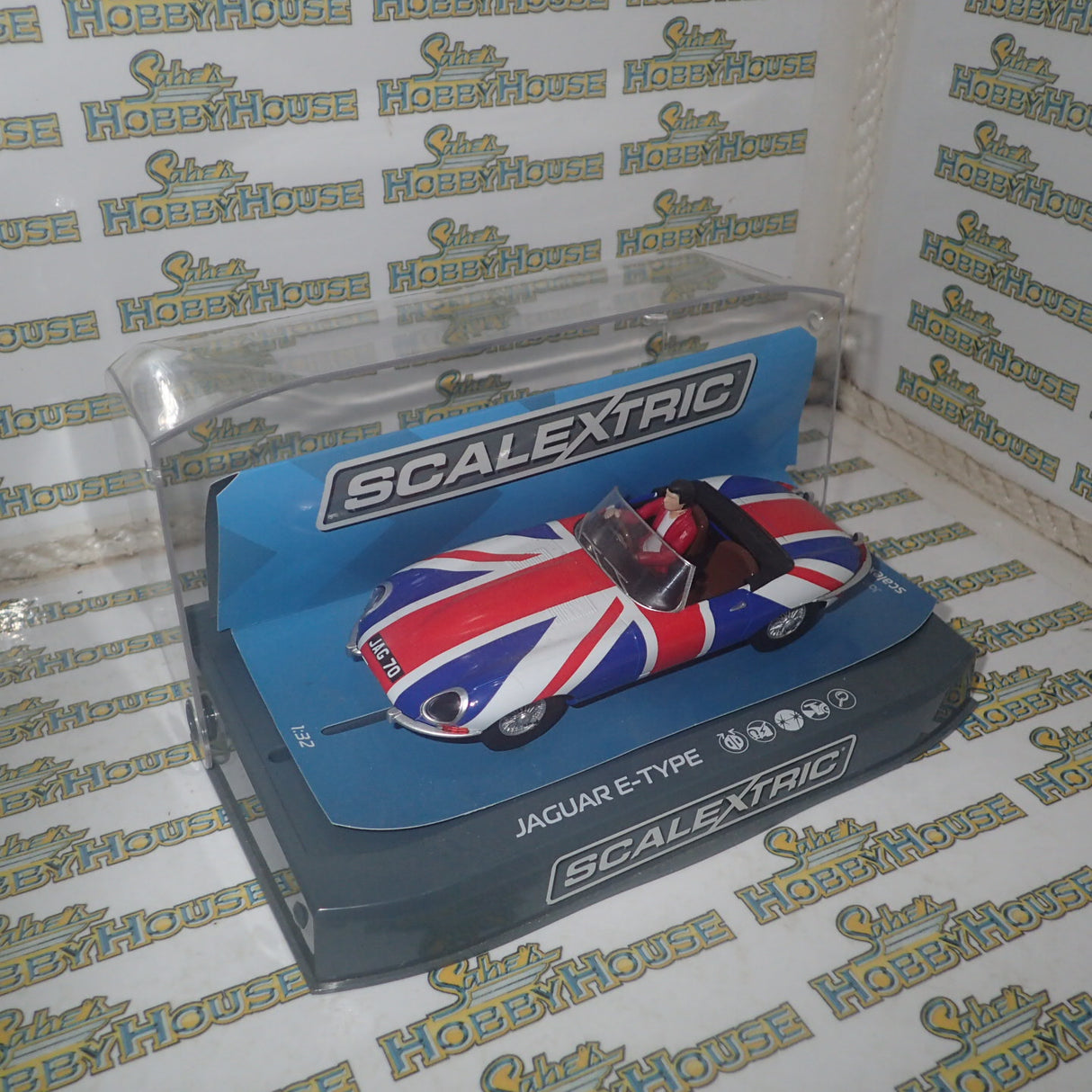 Scalextric C3878 - 1/32 Scale - Jaguar E-Type Union Jack Slot Car