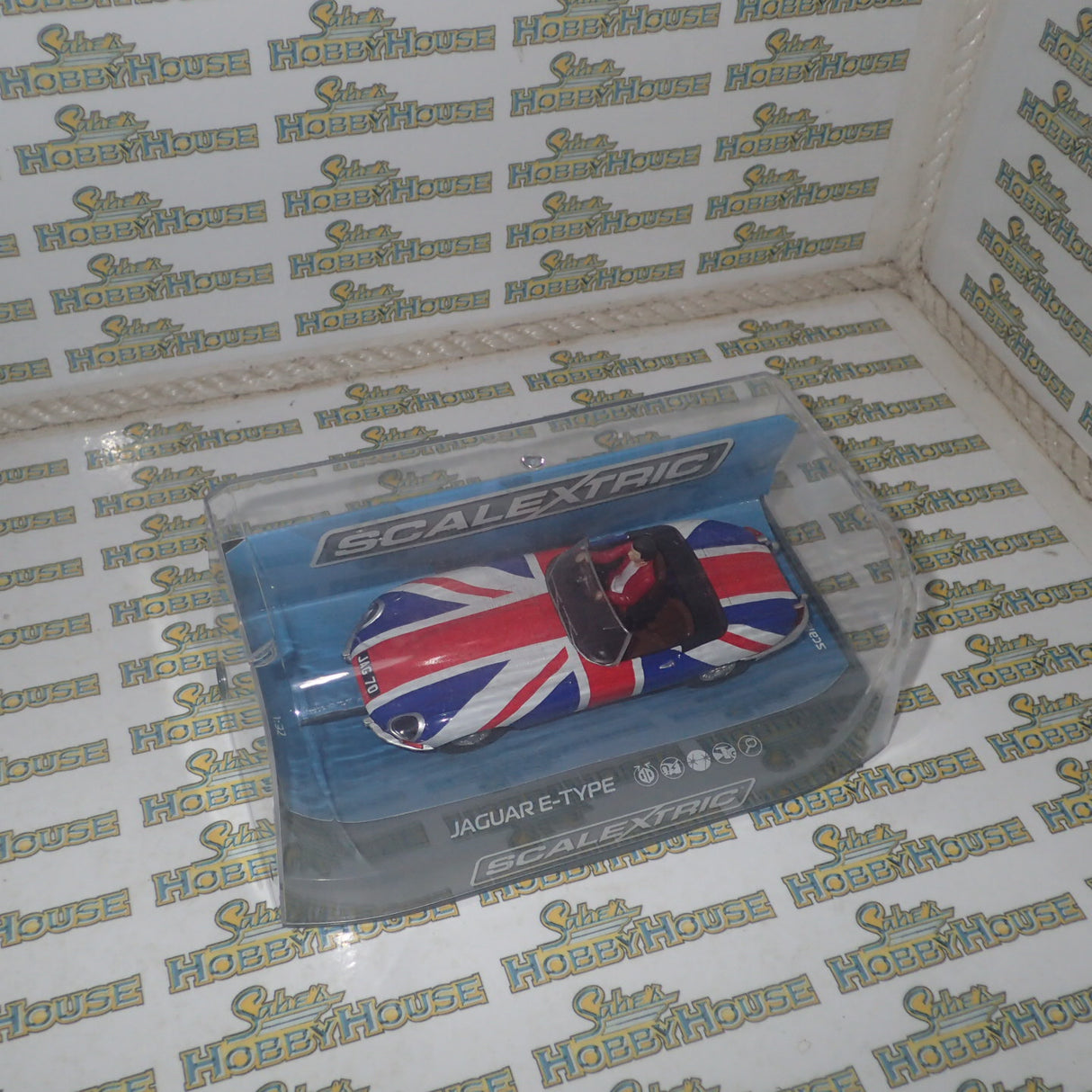 Scalextric C3878 - 1/32 Scale - Jaguar E-Type Union Jack Slot Car