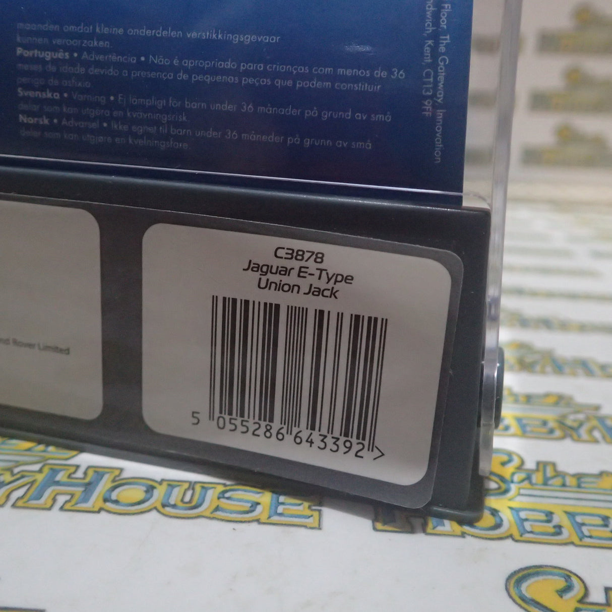 Scalextric C3878 - 1/32 Scale - Jaguar E-Type Union Jack Slot Car