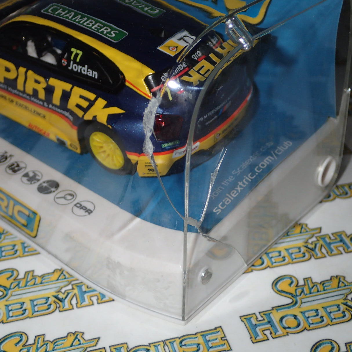 Scalextric C4018 - 1/32 BMW 125 Series 1 BTCC British Touring Car Championship 2018 #77 Slot Car