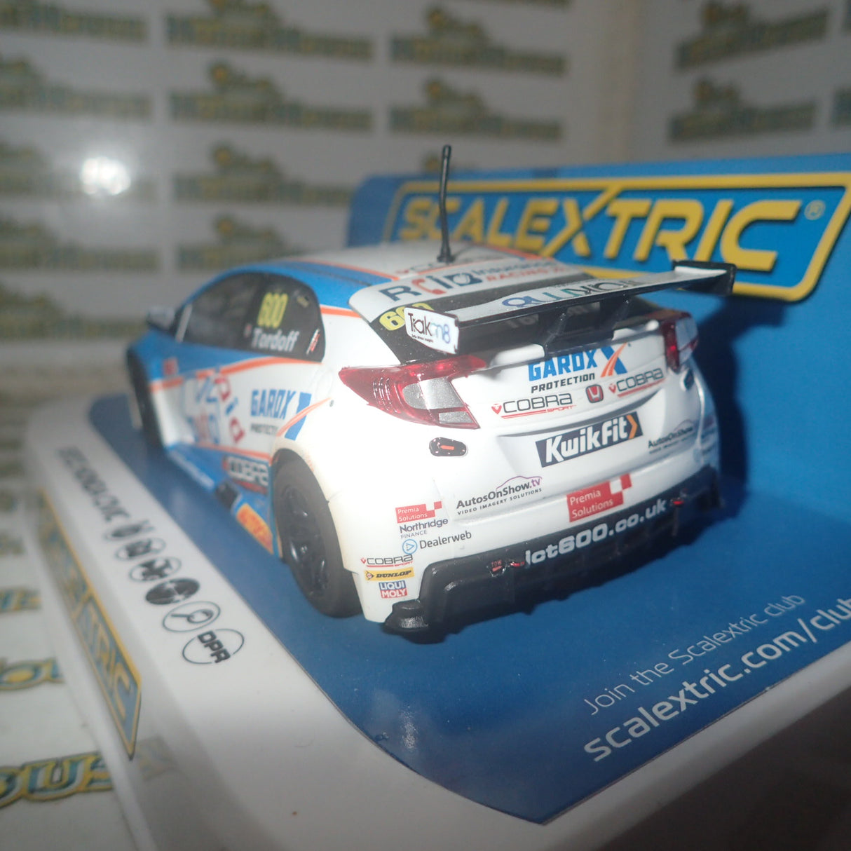 Scalextric C4144 - 1/32 Scale - HONDA CIVIC TYPE R - BTCC 2019 - SAM TORDOFF