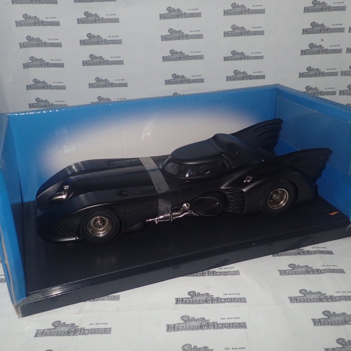 Hot wheels CMC96 - 1:18 Batman Returns Batmobile