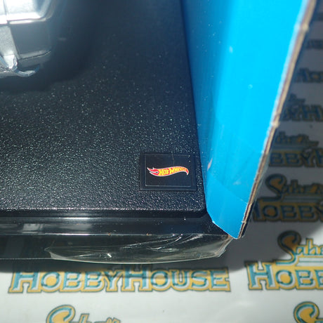 Hot wheels CMC98 - 1/18 Scale - Back to the Future Time Machine with Mr. Fusion Diecast Model Replica