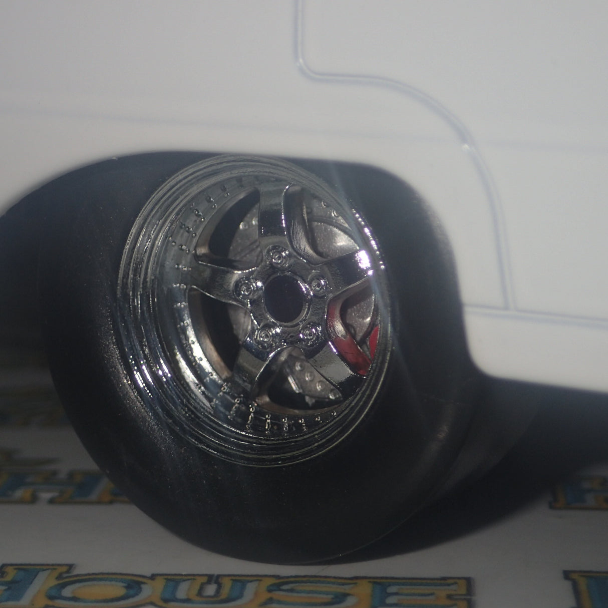 DDA DDA003-B - 1/18 Scale Artisan Collection 1965 Ford XP Falcon in White with Mag Wheel Variation Diecast Scale Model Replica