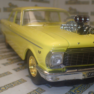 Greenlight DDA004 – 1:18 1965 XP Falcon Sedan Drag with Blown Engine (Sealed Body) Scale Replica