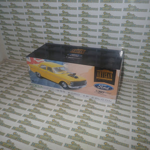 Greenlight DDA004 – 1:18 1965 XP Falcon Sedan Drag with Blown Engine (Sealed Body) Scale Replica