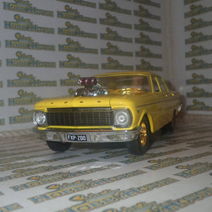 Greenlight DDA004 – 1:18 1965 XP Falcon Sedan Drag with Blown Engine (Sealed Body) Scale Replica