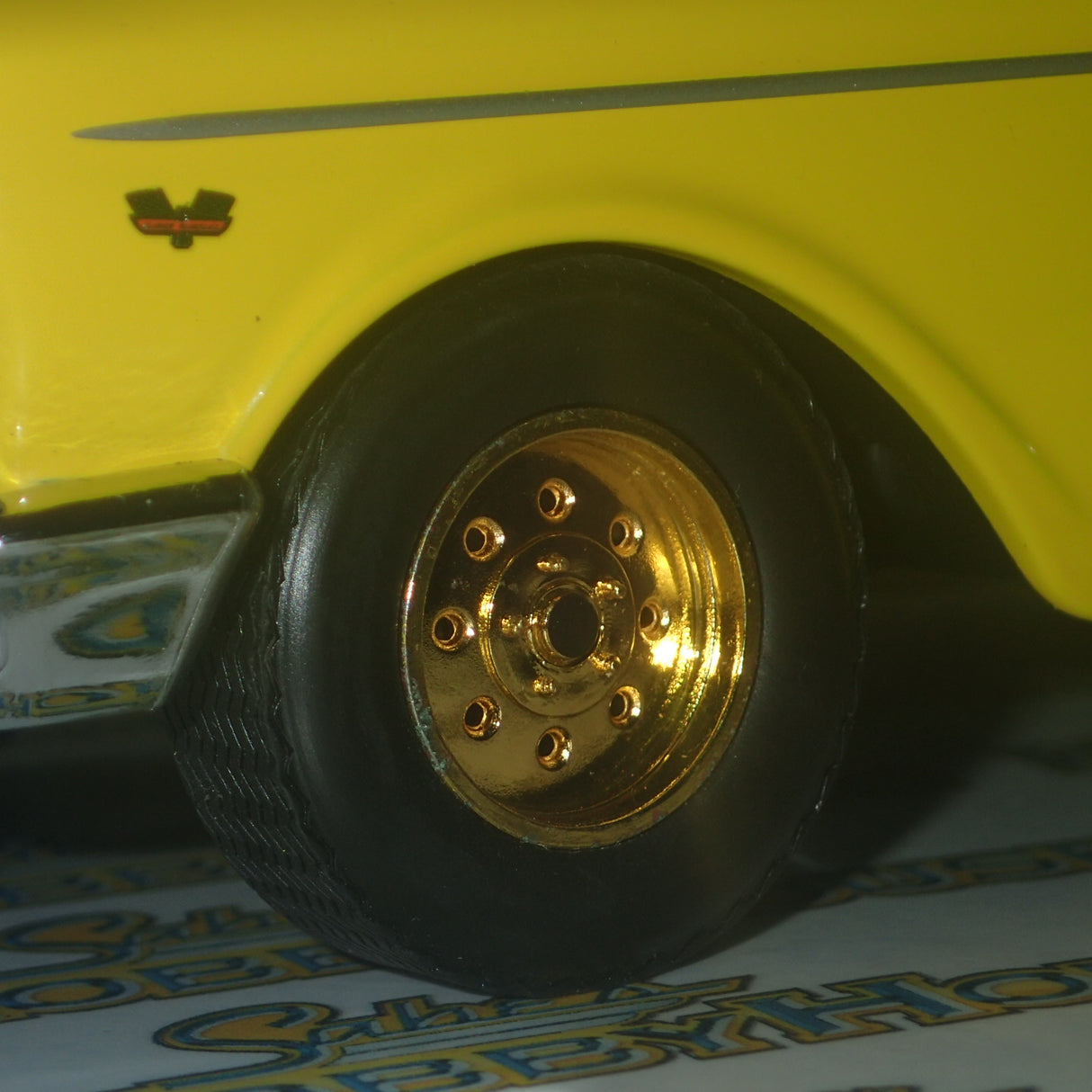 Greenlight DDA004 – 1:18 1965 XP Falcon Sedan Drag with Blown Engine (Sealed Body) Scale Replica