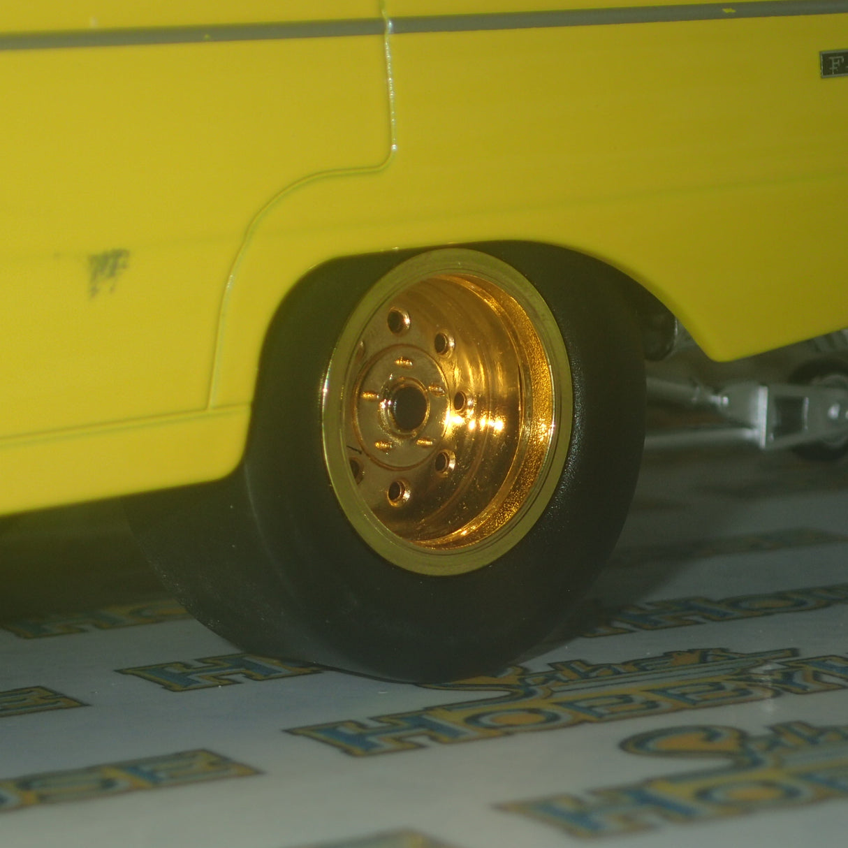 Greenlight DDA004 – 1:18 1965 XP Falcon Sedan Drag with Blown Engine (Sealed Body) Scale Replica