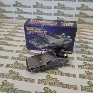 Diamond Select Toys DSTJUN152100 - Back to the Future II - Delorean Time Machine Bottle Opener