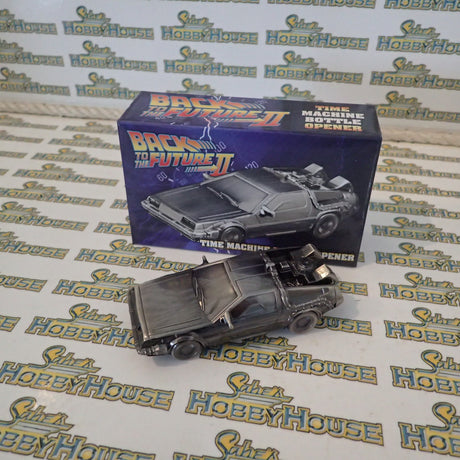 Diamond Select Toys DSTJUN152100 - Back to the Future II - Delorean Time Machine Bottle Opener