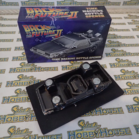 Diamond Select Toys DSTJUN152100 - Back to the Future II - Delorean Time Machine Bottle Opener