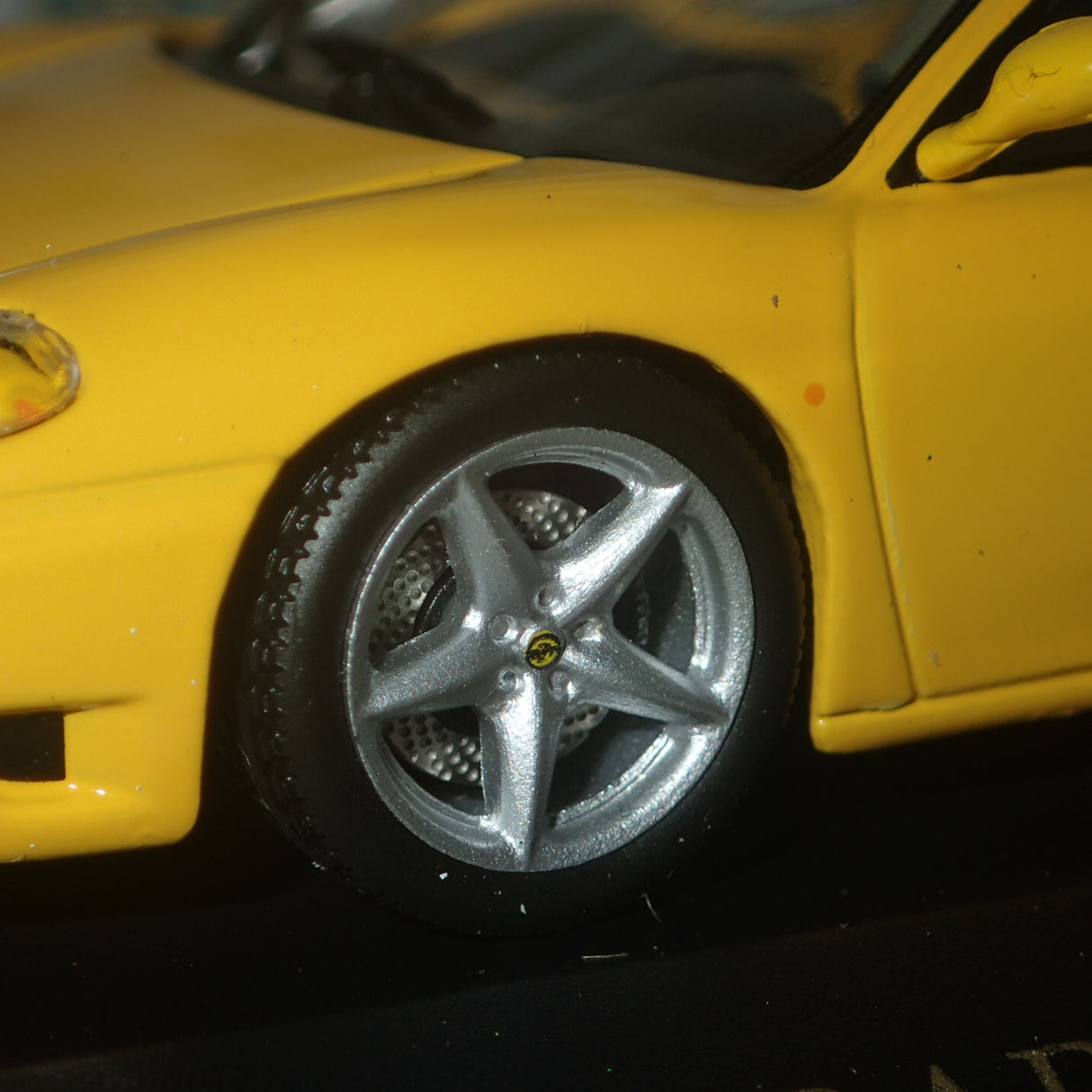IXO FER017 - 1/43 Scale Ferrari 360 Modena 1999 in Yellow Diecast Scale Model Replica