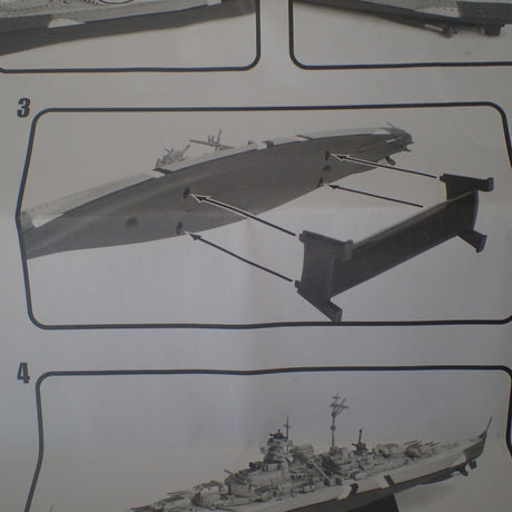 Forces of Valor 86001 - 1/1000 Scale Battle Extreme Series German Battleship Bismarck Poland 1941 Diecast Scale Model Replica