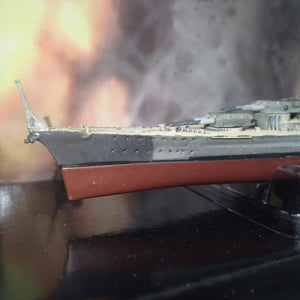 Forces of Valor 86001 - 1/1000 Scale Battle Extreme Series German Battleship Bismarck Poland 1941 Diecast Scale Model Replica
